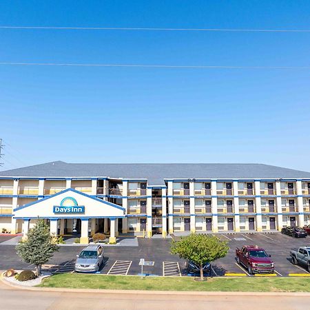 Days Inn By Wyndham Oklahoma City/Moore Bagian luar foto
