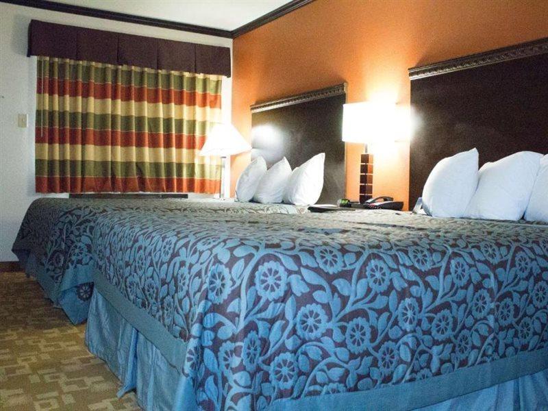 Days Inn By Wyndham Oklahoma City/Moore Bagian luar foto