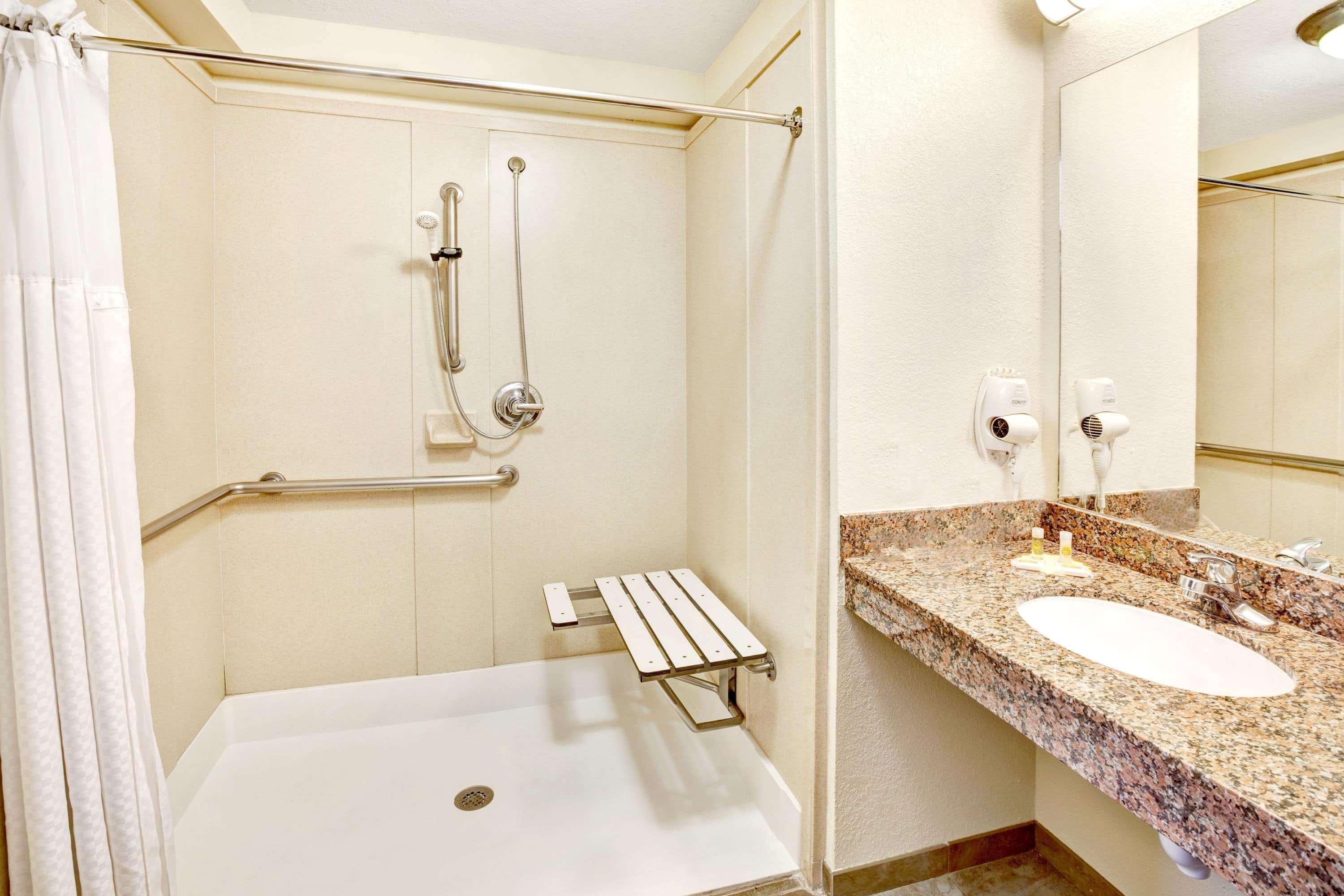 Days Inn By Wyndham Oklahoma City/Moore Bagian luar foto