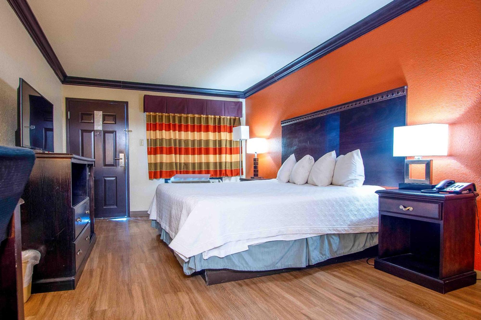 Days Inn By Wyndham Oklahoma City/Moore Bagian luar foto