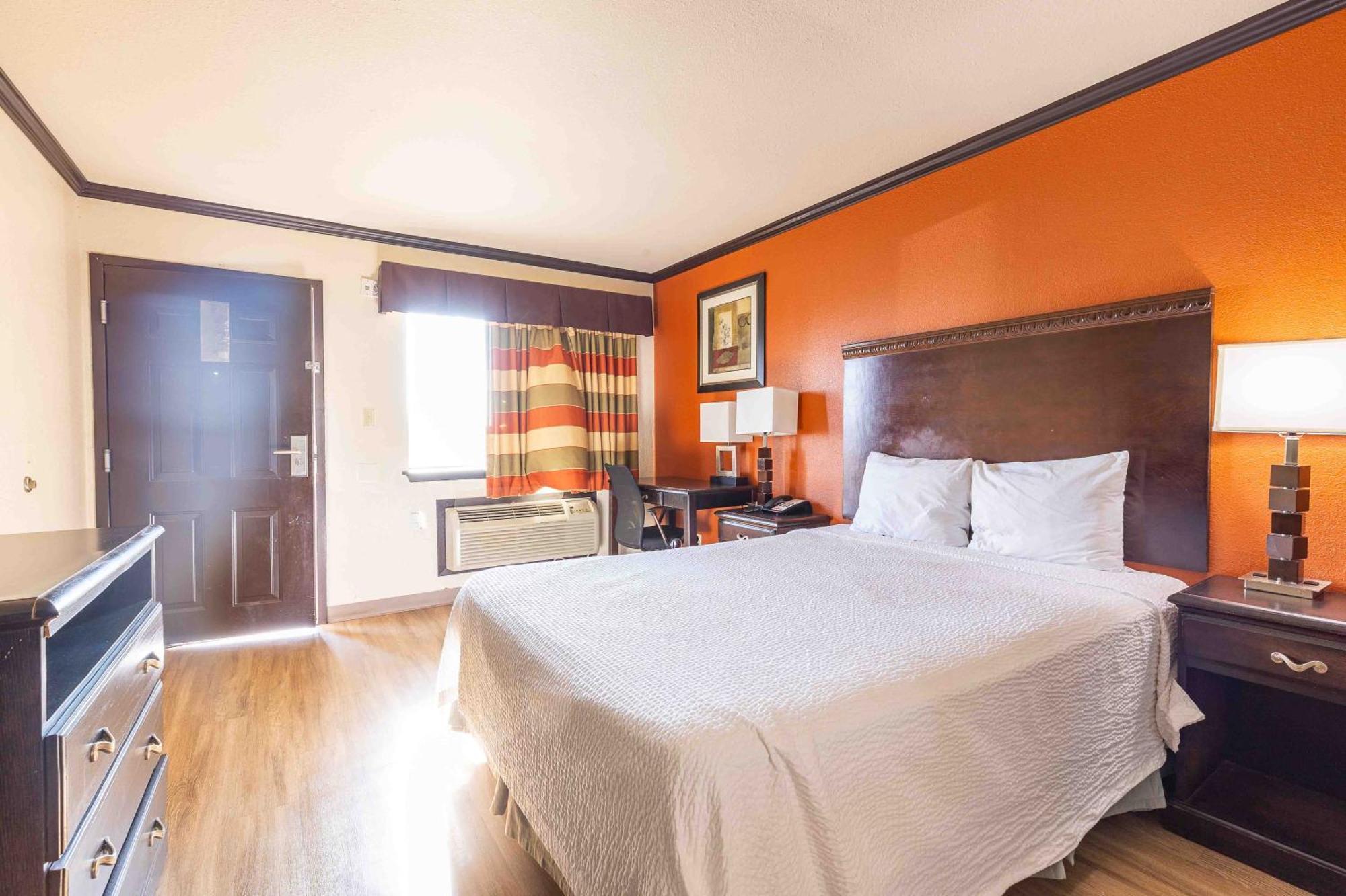 Days Inn By Wyndham Oklahoma City/Moore Bagian luar foto