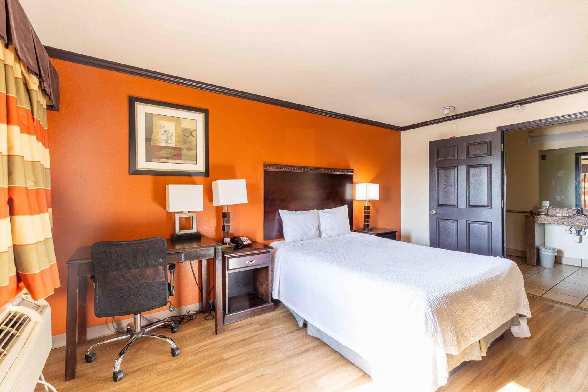 Days Inn By Wyndham Oklahoma City/Moore Bagian luar foto