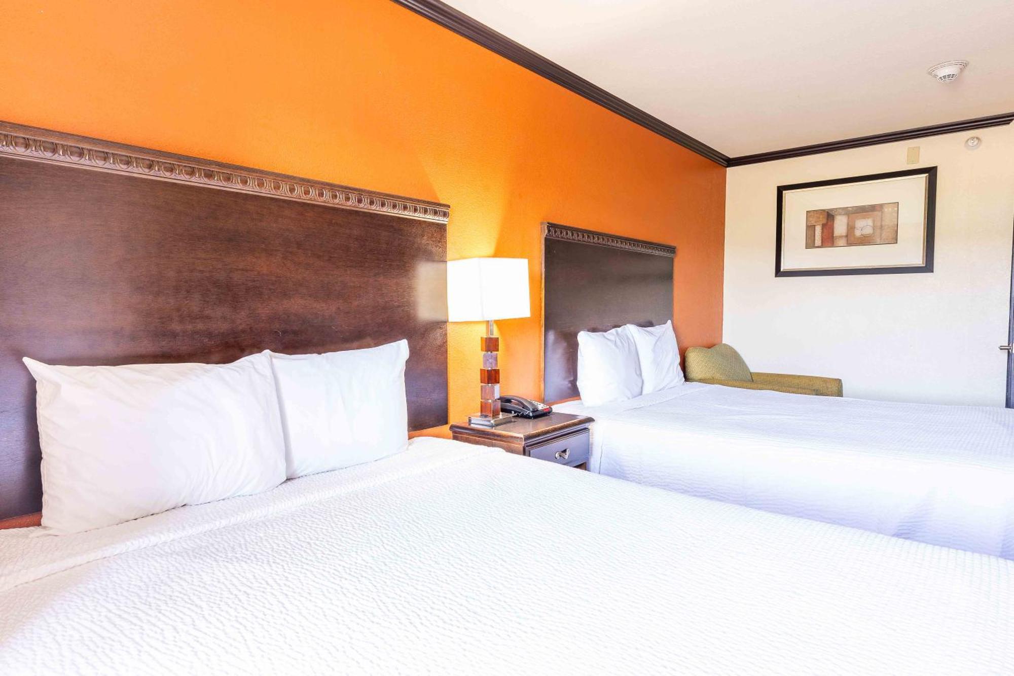 Days Inn By Wyndham Oklahoma City/Moore Bagian luar foto