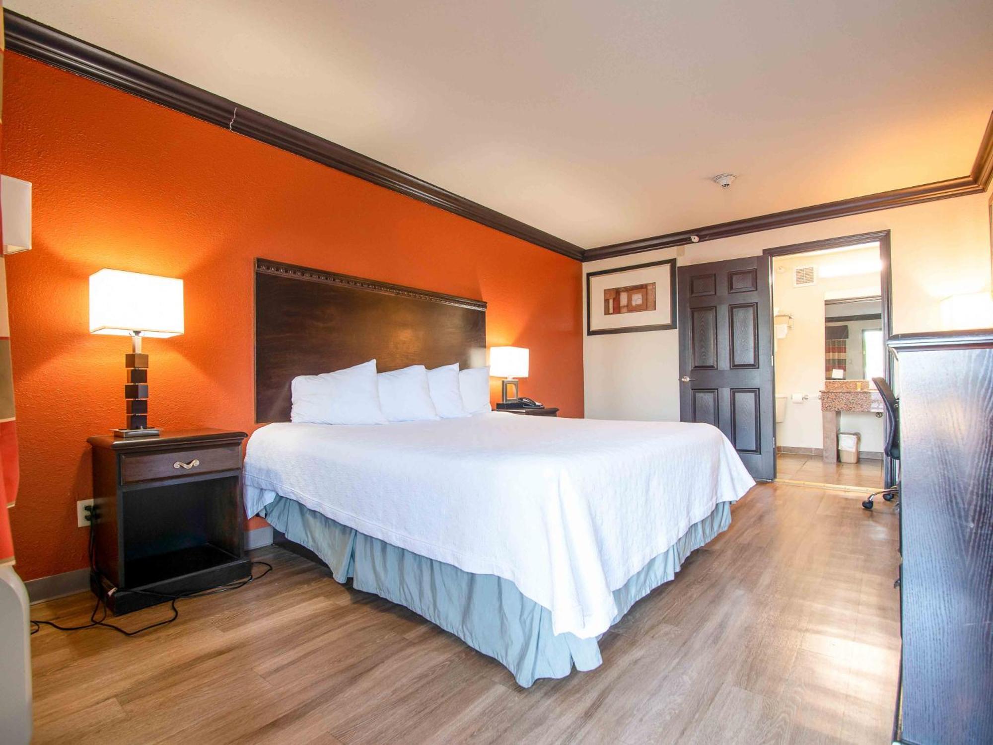 Days Inn By Wyndham Oklahoma City/Moore Bagian luar foto