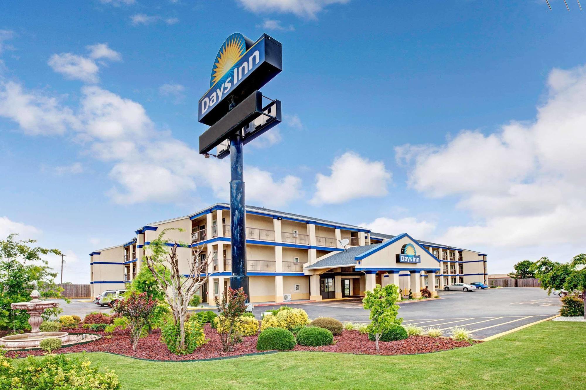 Days Inn By Wyndham Oklahoma City/Moore Bagian luar foto